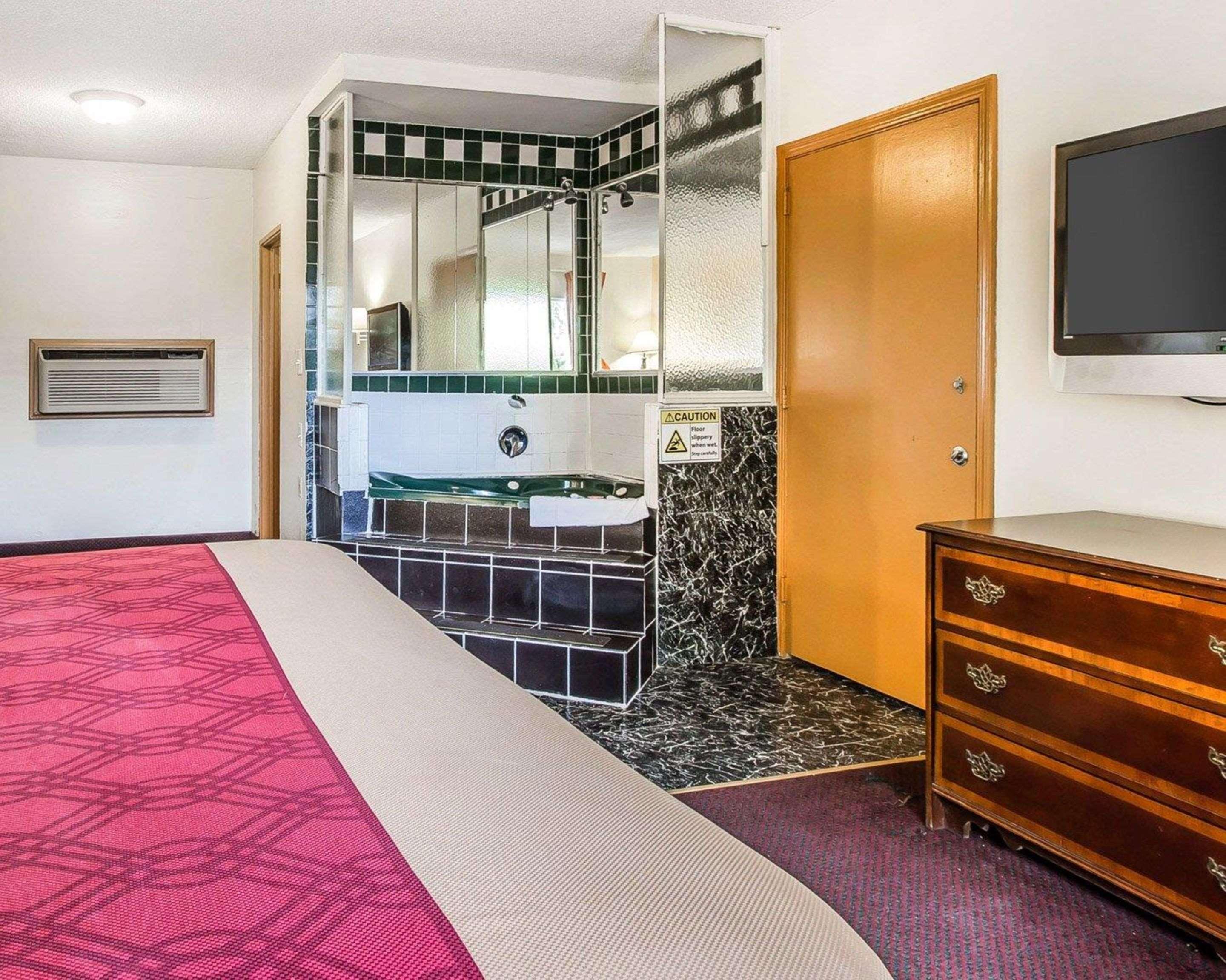 Econo Lodge Мейкон Экстерьер фото